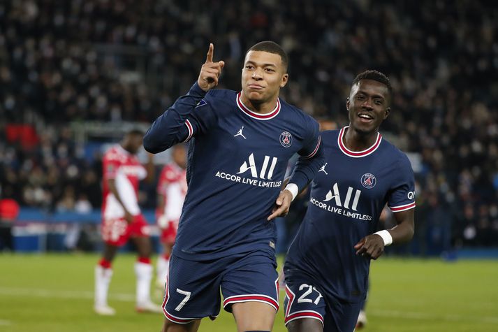 Kylian Mbappé reimaði á sig skotskóna í kvöld.