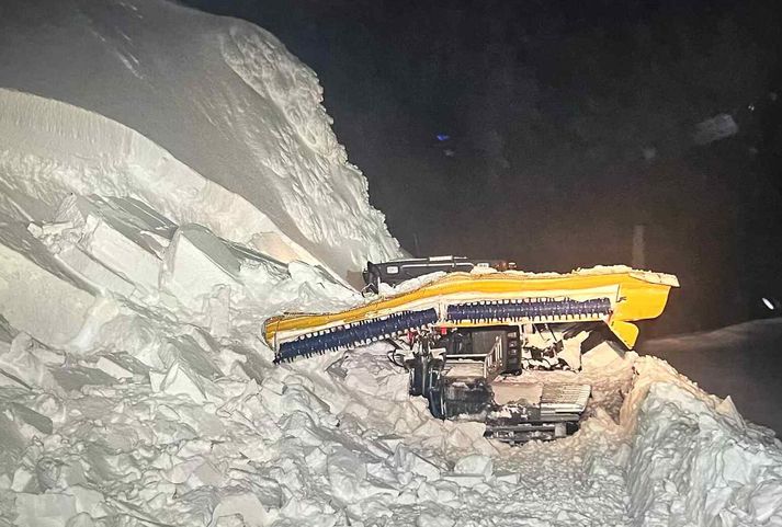 Troðarinn upp í fjalli, eins og má sjá féll flóðið við hlið hans. 