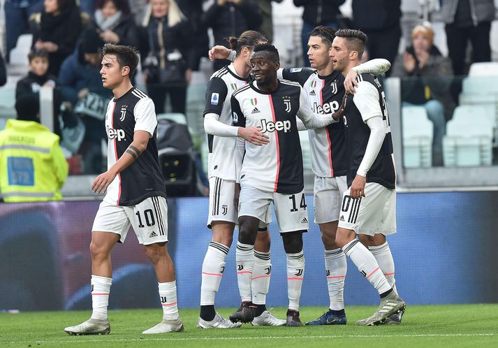 Juventus var á toppi Serie A deildarinnar á Ítalíu þegar deildinni þar í landi var frestað ótímabundið.