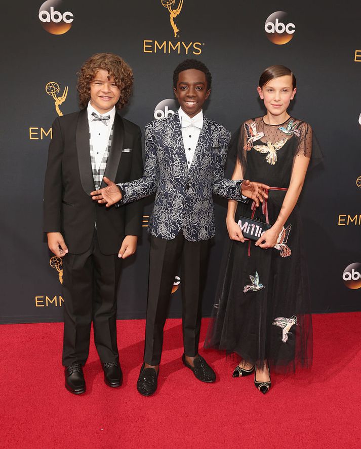 Þau Gaten Matarazzo, Caleb McLaughlin og  Millie Bobby Brown mættu tímanlega á rauða dregilinn.