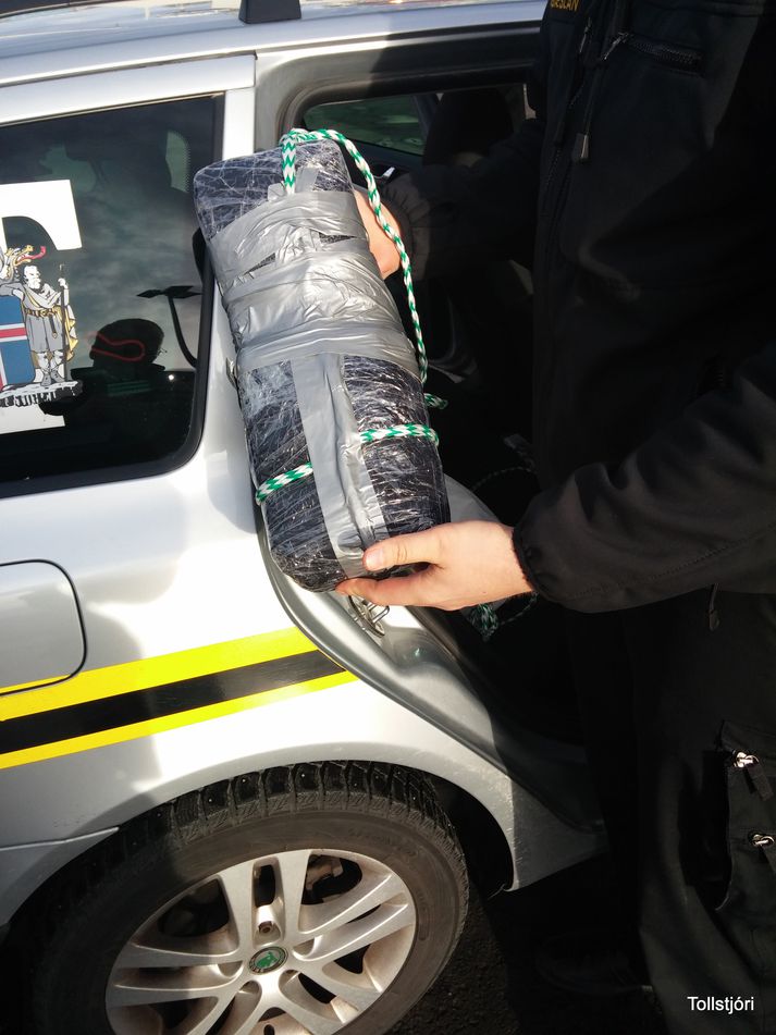 Um var að ræða 1.3 kíló af maríjúana og um 200 grömm af hassi.