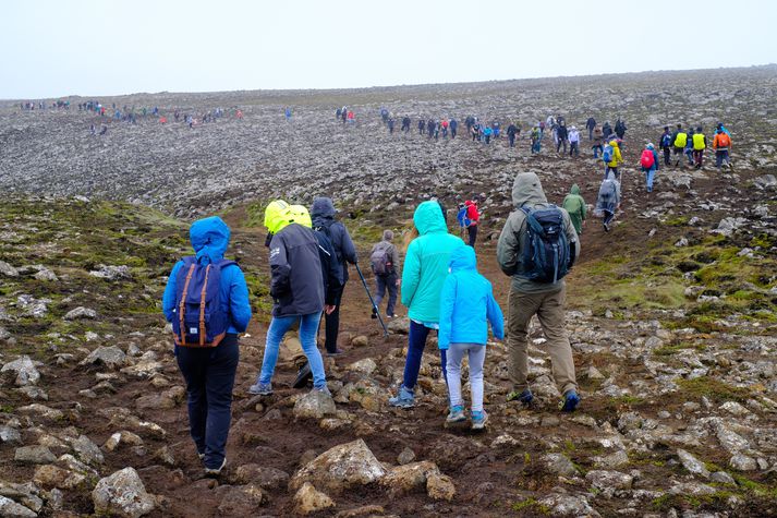 Mikilvægt er að göngufólk átti sig á því að eldgosið er í óbyggðum og ekki hægt að komast á klósett þar.