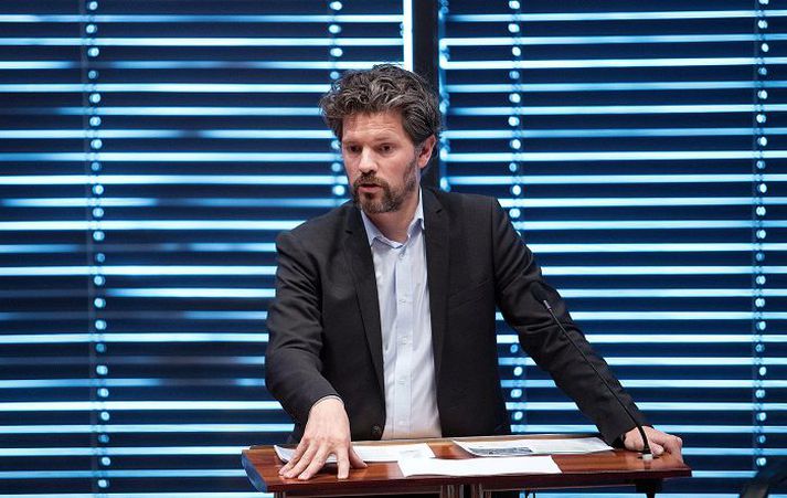 Dagur B. Eggertsson borgarstjóri ásamt meirihlutanum segist ánægður með að skólastjórar verði framvegis ráðnir faglega en ekki pólitískt.