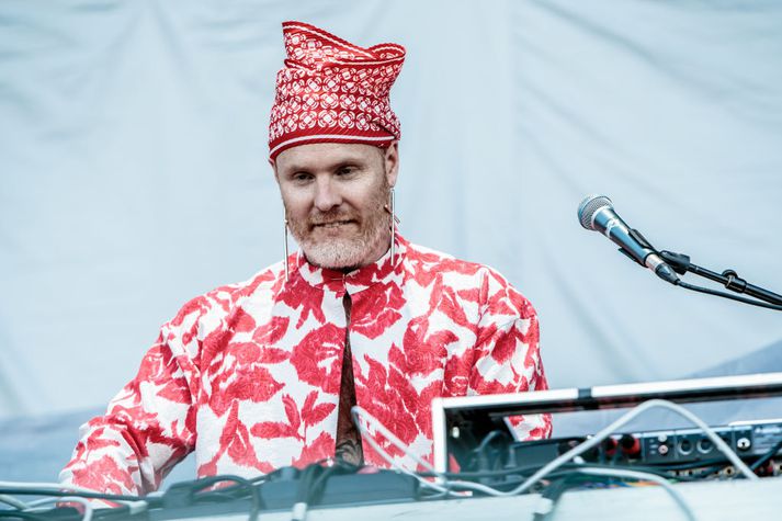 Andy Butler hitar upp fyrir Arcade Fire í Mílanó sumarið 2017. 