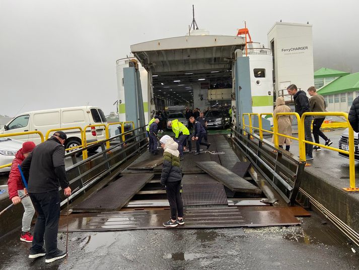 Töluvert högg kom á Herjólf við áreksturinn. Ekjubrúin sem hér sést varð fyrir skemmdum.