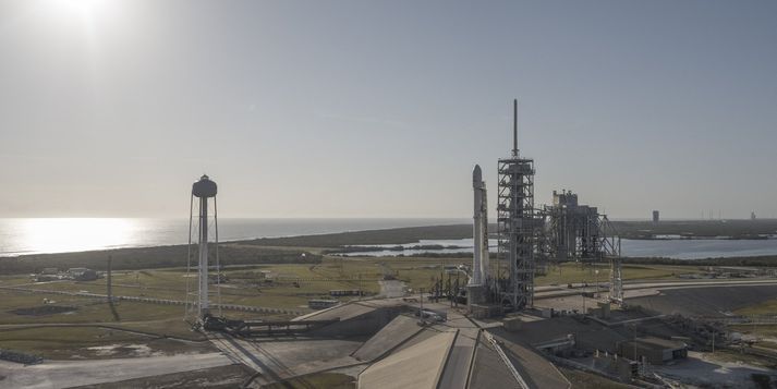 Falcon 9-eldflaugin á Canaveral-höfða í mars.