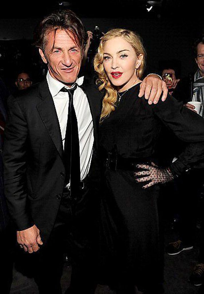 Myndin sem gaf orðrómi um endurfundi byr undir báða vængi  er tekin þann 24. september síðastliðinn, þegar Madonna og Steven Klein héldu secretprojectrevolution-veislu í Gagosian-galleríinu í New York.