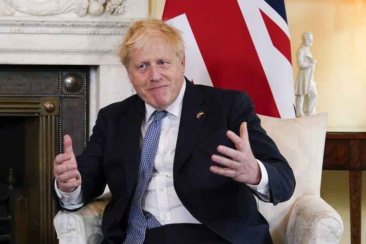 Boris Johnson, forsætisráðherra Bretlands og leiðtogi breska Íhaldsflokksins, þarf ekki að yfirgefa Downing-stræti 10 á næstunni.