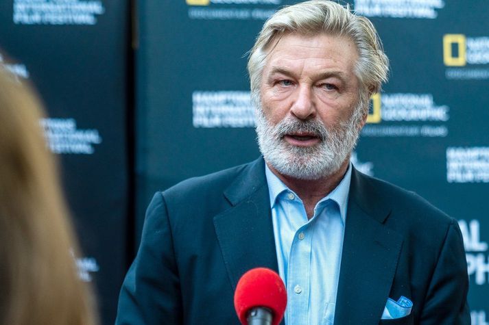 Alec Baldwin var við tökur á kúrekamyndinni Rust þegar Hutchins lést.