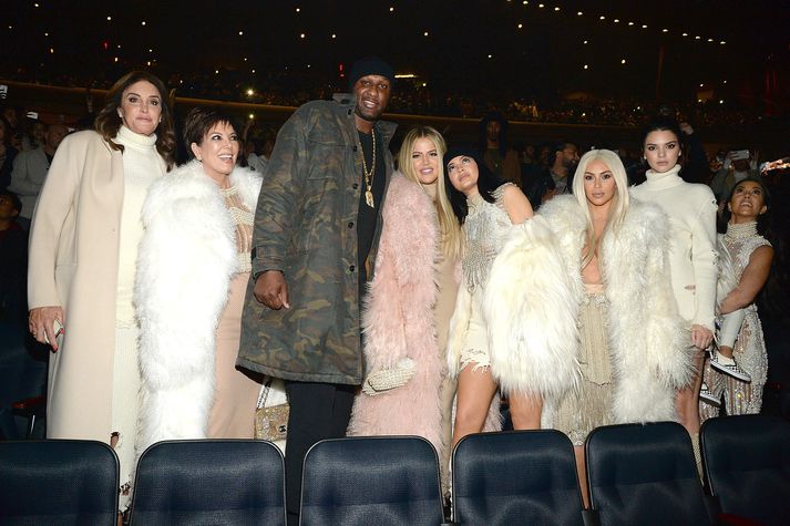 Kardashian fjölskyldan stendur þétt á bak við Lamar Odom.