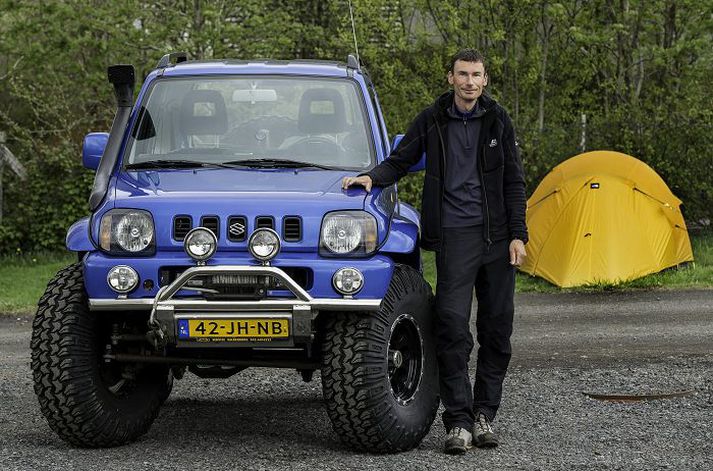 Fred segist ekki hafa verið kalt á ferðum sínum um landið núna í maí. "Það er samt búið að vera hvasst og það hefur verið pirrandi.“