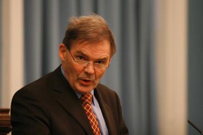 Raunsæismaðurinn Pétur Blöndal býr sig undir það versta.