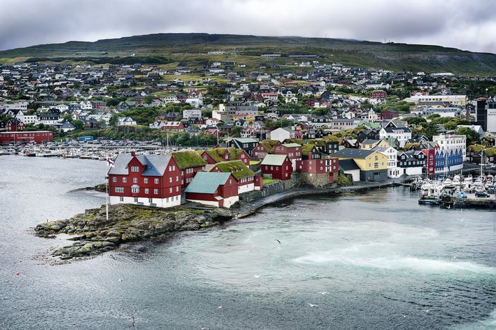 Frá Þórshöfn. Alls hafa á sjötta hundrað greinst með kórónuveiruna í Færeyjum frá upphafi faraldursins.