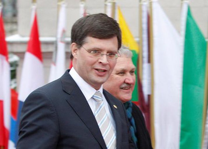 Jan Peter Balkenende formaður Kristilegra demókrata sagði af sér þegar úrslitin lágu fyrir í nótt.