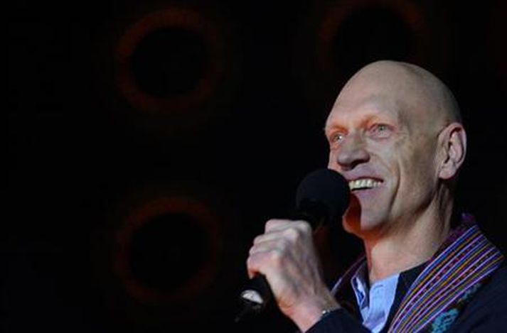 „How do we sleep while our beds are burning?“ Peter Garrett og Midnight Oil styrkja fórnarlömb skógareldanna í Ástralíu með tónleikahaldi.