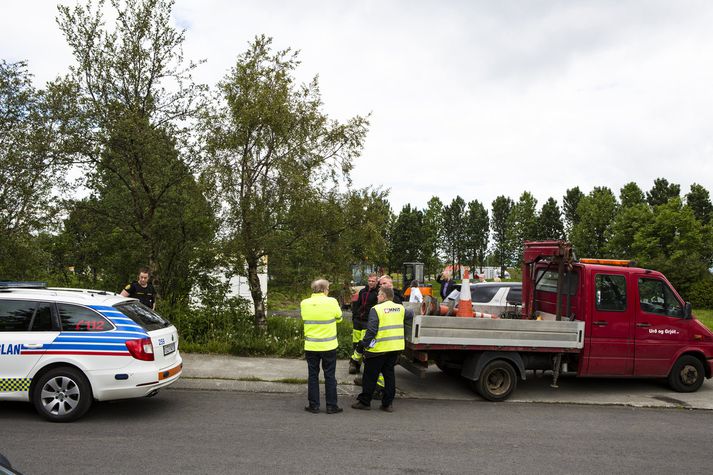 Jáverk hefur fest kaup á öllum húsum við göturnar þrjár og hyggst rífa þau og byggja nýtt. Íbúar eru ósáttir og hafa undirritað áskoranir. 