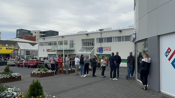 Garðbæingar voru sólgnir í Domino's-pizzu eins og aðrir.