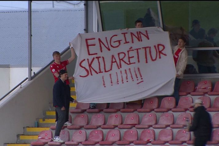 Borðinn vakti mikla athygli.