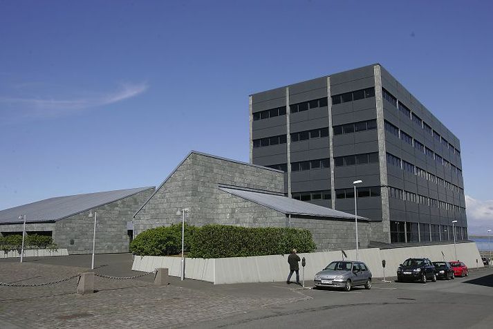 Seðlabanki Íslands Þvingun samkeppnisyfirvalda bar tilætlaðan árangur og því var bankinn leystur undan dagsektinni.