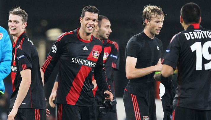 Michael Ballack fagnar sigri í kvöld.