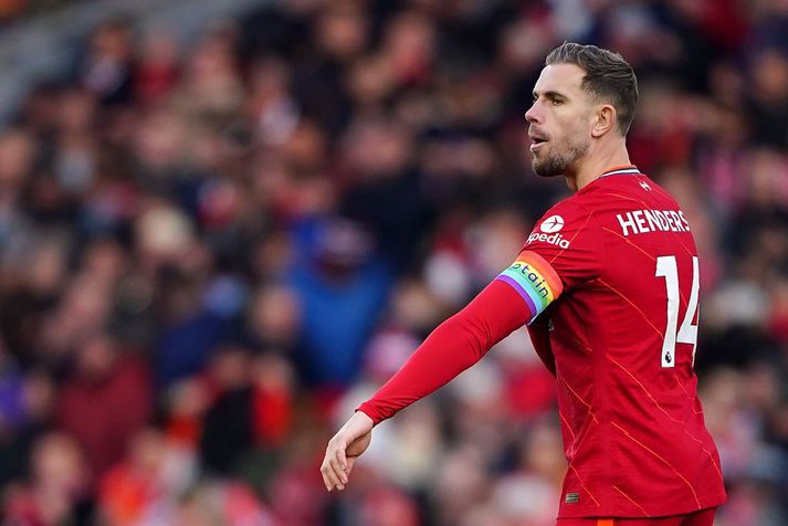  Jordan Henderson hefur látið málefni hinsegin samfélagsins sig varða og sýnt stuðning í verki með því að bera regnbogalitað fyrirliðaband. Það verður væntanlega ekki liðið í Sádí Arabíu