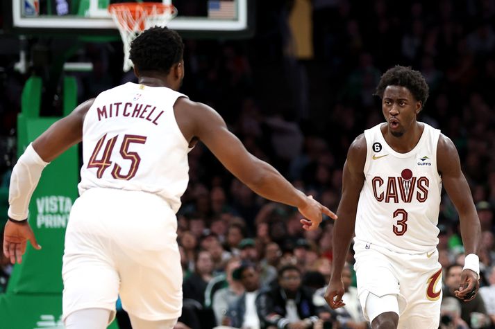 Donovan Mitchell og Caris LeVert skoruðu samtals 82 stig fyrir Cleveland Cavaliers í nótt.