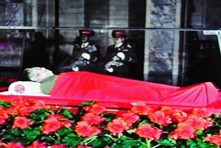 Kim Jong Il einræðisherra er látinn.