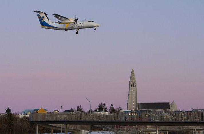 Flogið er allt að sex sinnum á dag til Grænlands yfir háannatímann í sumar. fréttablaðið/vilhelm