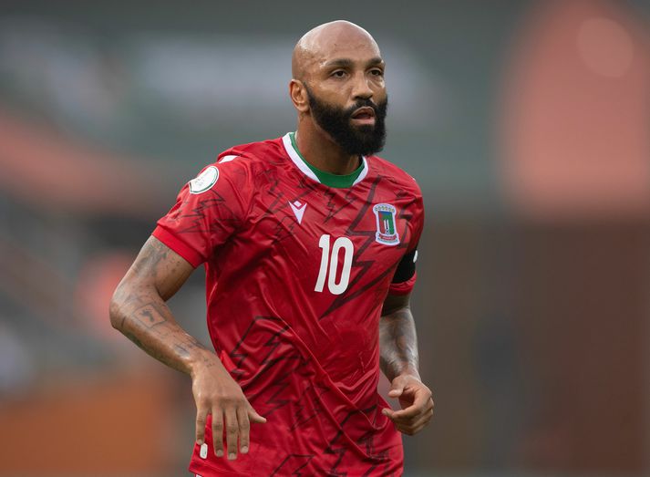 Gott gengi á Afríkumótinu fék FIFA til að endurskoða hvort framherjinn væri yfir höfuð löglegur með landsliði „sínu.“