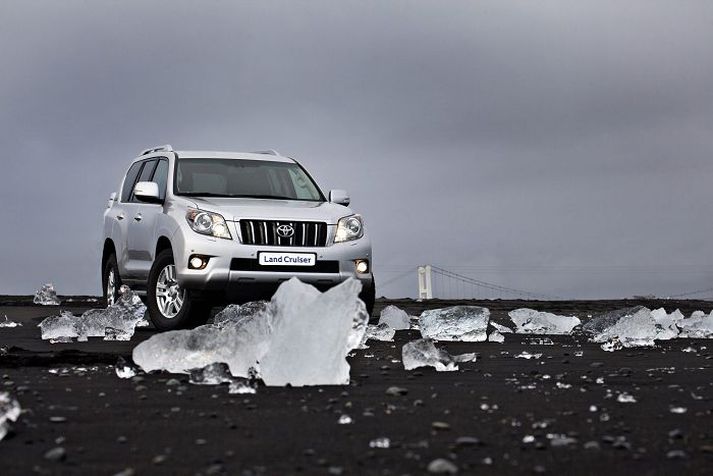 Land Cruiser 150 við útfall Jökulsár á Breiðamerkursandi. Jeppi sem hentar Íslendingum vel enda er hann vinsæll.