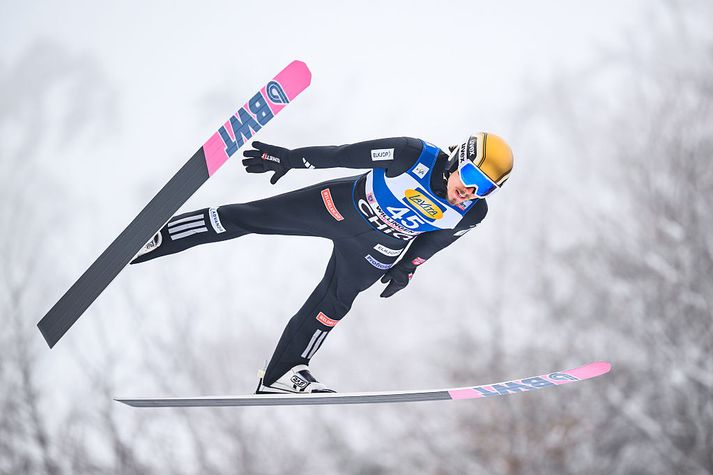 Engar sannanir liggja fyrir varðandi það að skíðastökkvarar stækki typpi sín til þess að ná betri árangri, þó að grunur virðist leika á því.