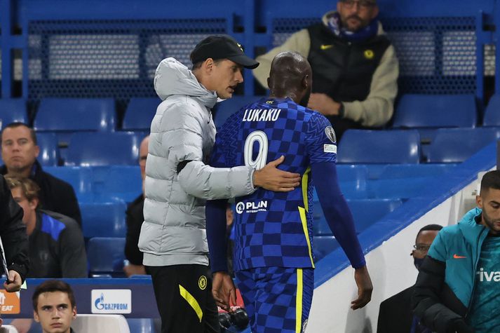 Tuchel og Lukaku eftir að síðarnefndi þurfti að fara af velli vegna meiðsla.