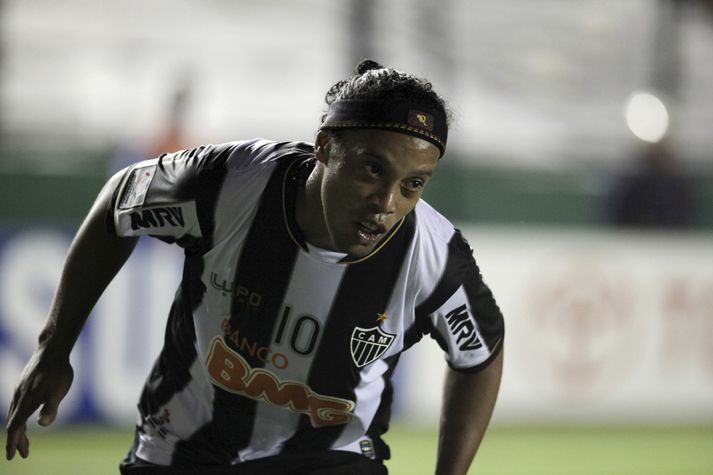 Ronaldinho í leik með Mineiro.