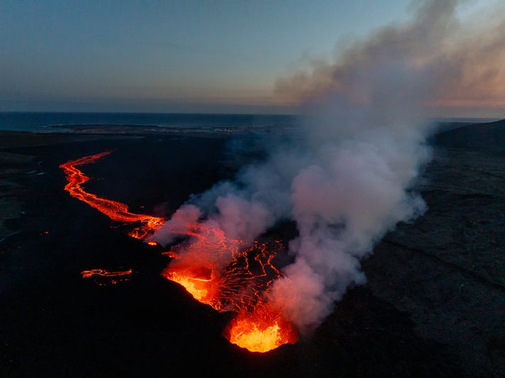 Drónamynd af eldgosinu sem Vilhelm ljósmyndari Vísis tók í lok mars. 