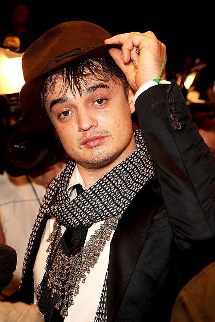 Pete Doherty á barn með fyrirsætunni Lindi Hingston. Þau höfðu áður neitað því að hafa átt í ástarsambandi.