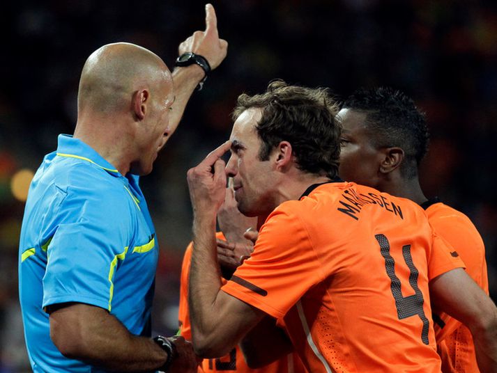 Howard Webb í úrslitleiknum.