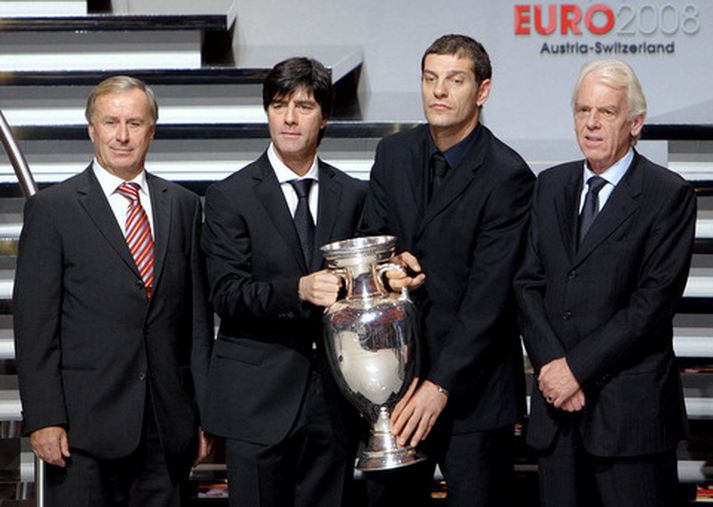 Bilic er hér annar frá hægri með þeim Leo Beenhakker, þjálfara Póllands, Joachim Löw, þjálfara Þýskalands og Josef Hickersberger, þjálfara Austurríkis en þessi lið eru saman í riðli á EM í sumar.
