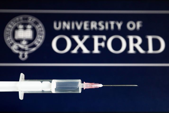 Bóluefnið er unnið af vísindamönnum við Oxford-háskóla og breska lyfjafyrirtækinu AstraZeneca.