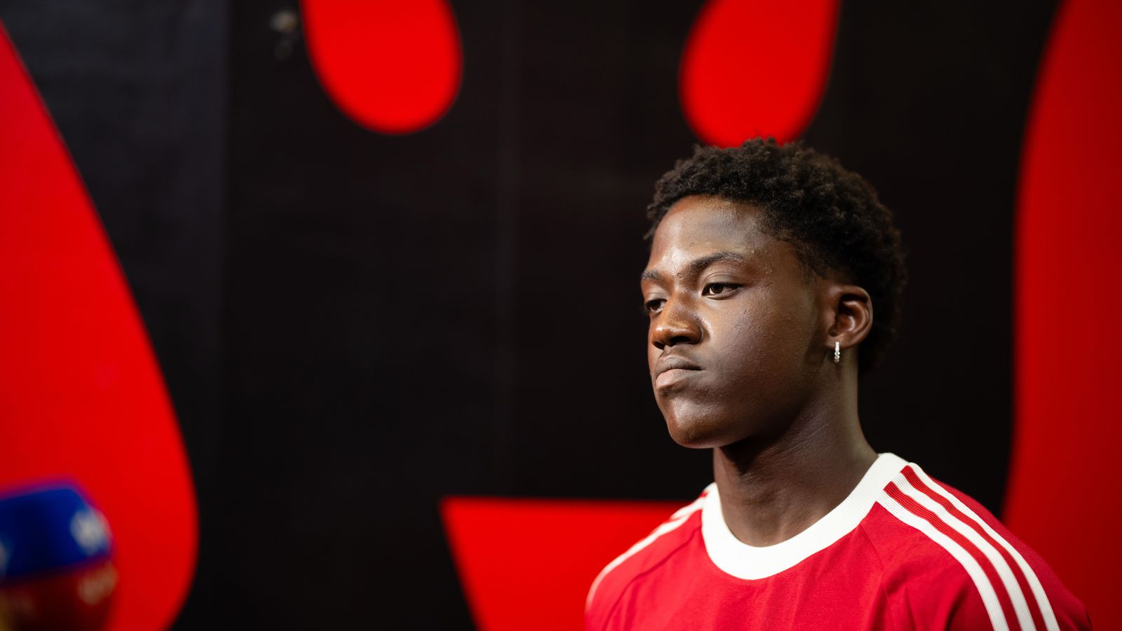 Mainoo á­fram í Manchester næstu árin