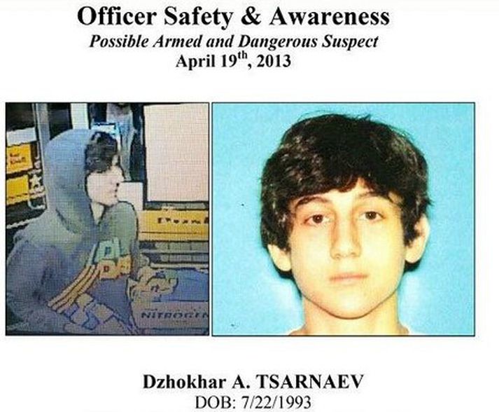 Yngri bróðirinn er særður eftir atburði föstudagsins.