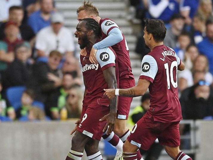 Leikmenn West Ham fagna einu marka sinna í dag.