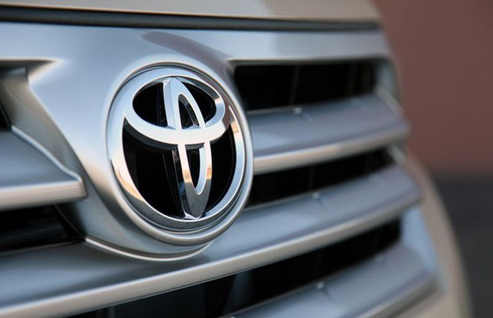 Toyota endurheimti titilinn af GM