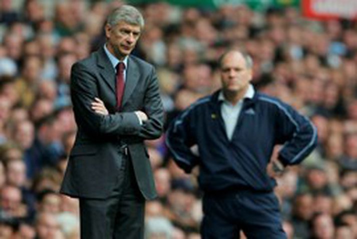 Arsene Wenger og Martin Jol hnakkrifust út af þessari sömu reglu í leik Arsenal og Tottenham í vor