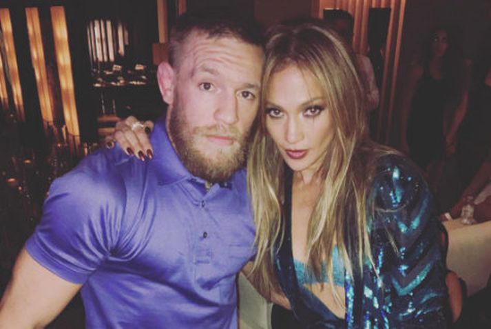 Jennifer Lopez var mjög ánægð með að fá Conor McGregor í afmælið sitt.