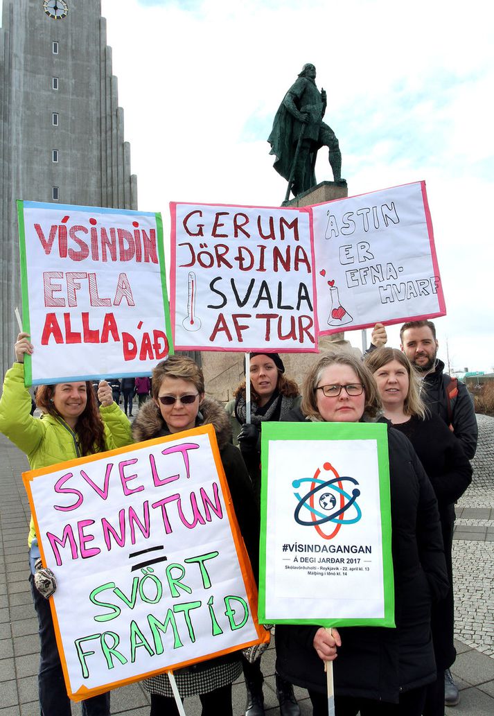 Kalina Karpalova vísindamaður við Líffræðideild HÍ, Anna Heiða Ólafsdóttir, í stjórn Samtaka kvenna í vísindum, Bryndís Marteinsdóttir, formaður Hins íslenska náttúrufræðifélags, Erna Magnúsdóttir, forseti Vísindafélags Íslendinga, Sigrún Ólafsdóttir, félagsfræðingur og prófessor við HÍ, og Henning Úlfarsson, stærðfræðingur og lektor við HR.
