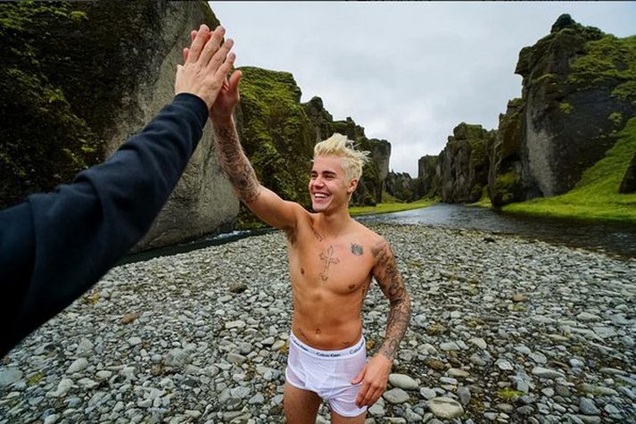 Justin Bieber flottur í Fjaðrárgljúfri í vikunni.