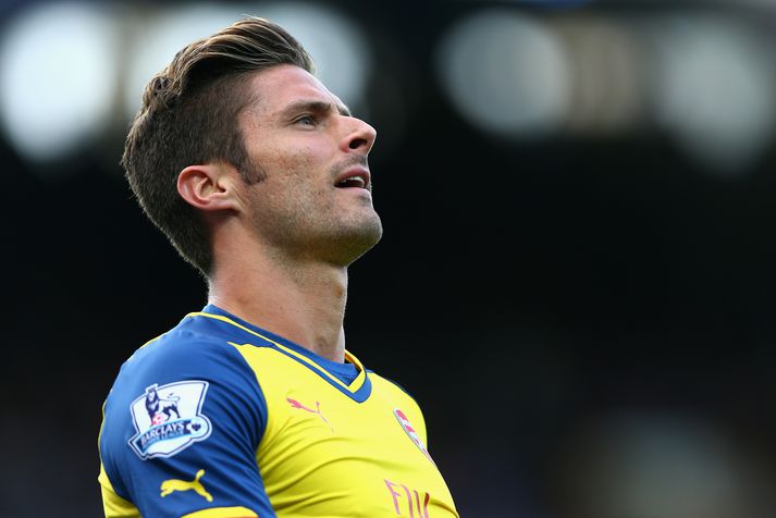 Wenger þarf að finna framherja til þess að leysa Giroud af að mati Neville.