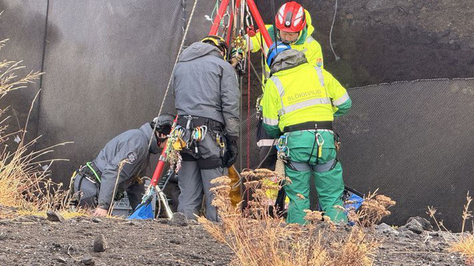 Engar vís­bendingar fundist en form­legri leit lokið