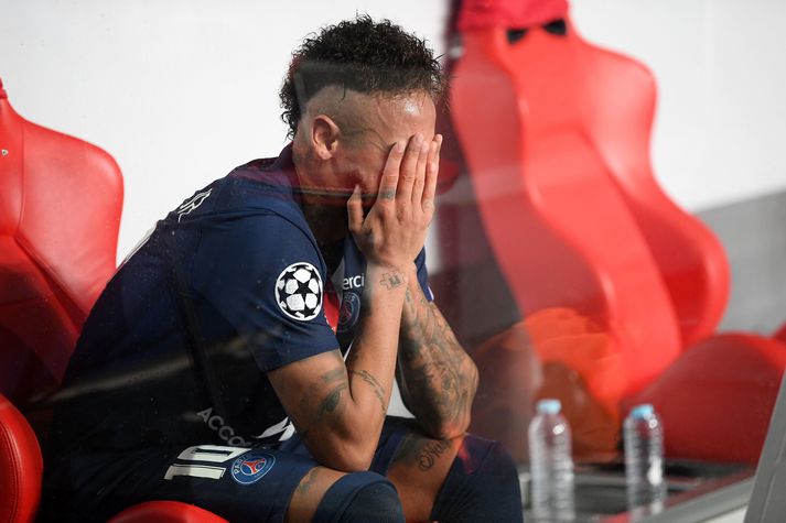 Neymar og félagar töpuðu naumlega gegn Bayern München í úrslitaleik Meistaradeildarinnar fyrir hálfum mánuði. Nýtt tímabil hófst í kvöld en Neymar gat ekki verið með vegna kórónuveirusmits.
