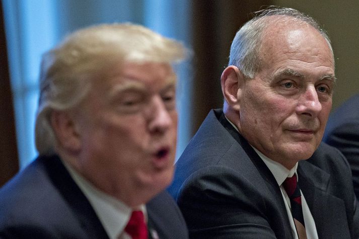 John Kelly við hlið Donalds Trump í október 2017.